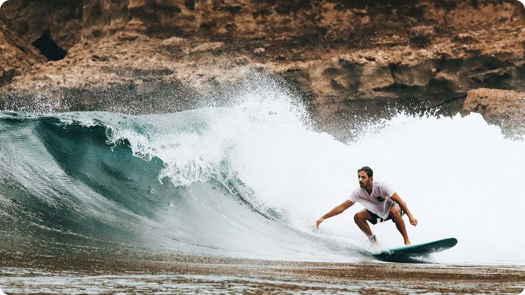 Surfing - hobbies for men