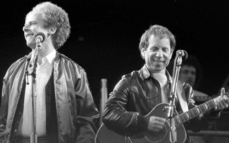 Simon and Garfunkel performing at Netherlands