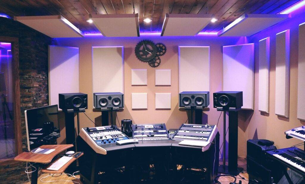 A Beautiful Music Studio - How to become a music producer
